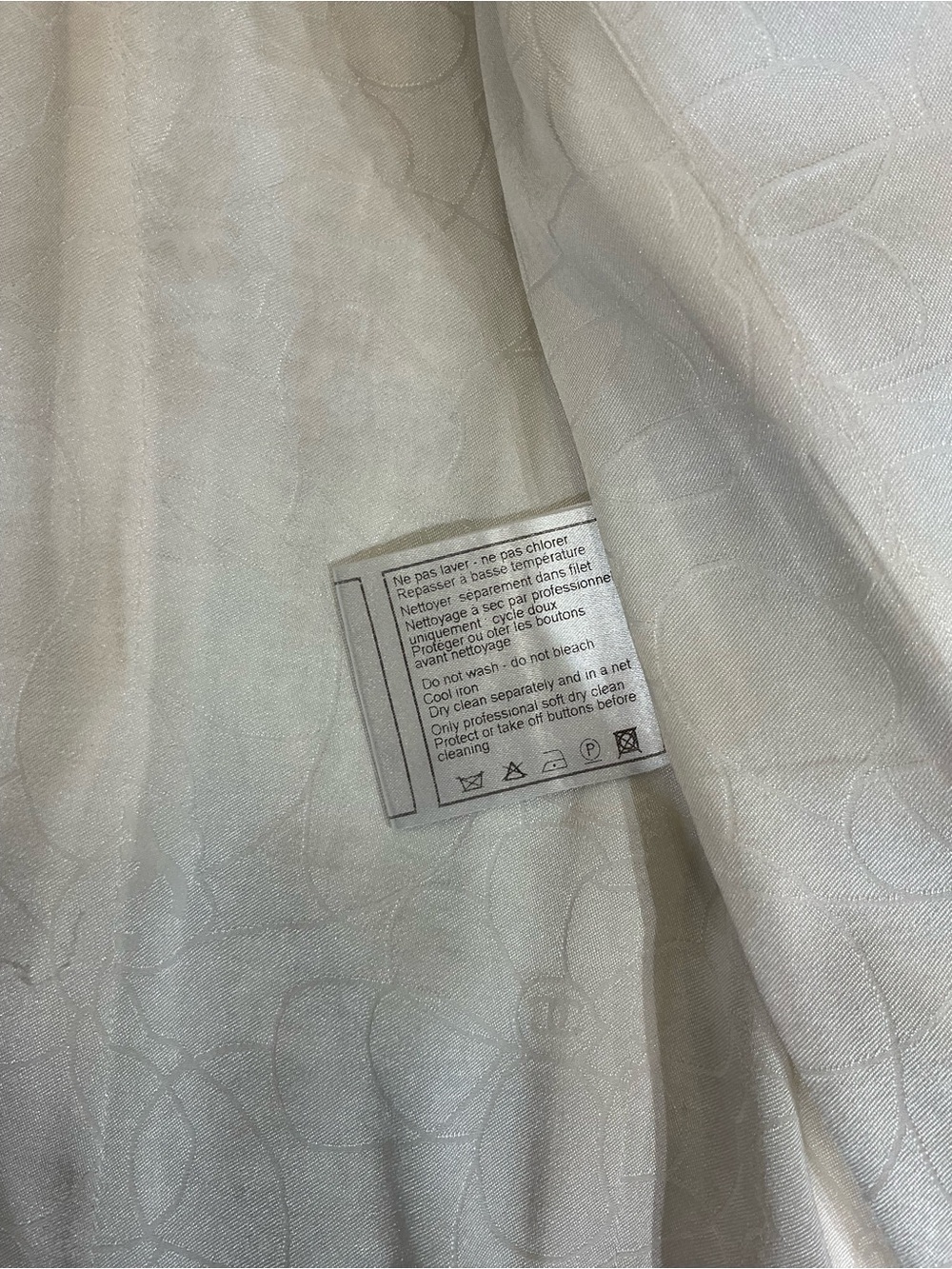Chanel Jacket - Picture 6 of 7